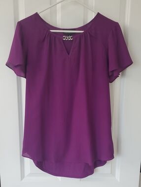 Women's Plum Flutter-Sleeve V-Neck Blouse